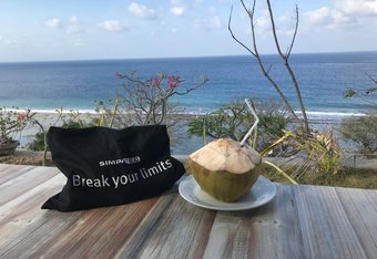 Break-your-limits-Tasche mit Meeresrauschen und kleiner Erfrischung ...